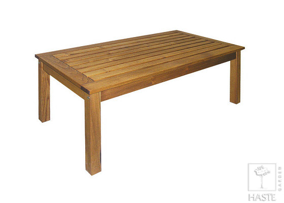 Drewniany stół ogrodowy